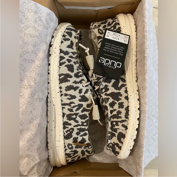 Hey dude Wendy woven cheetah print- size 7-9 - Picture 9 of 10